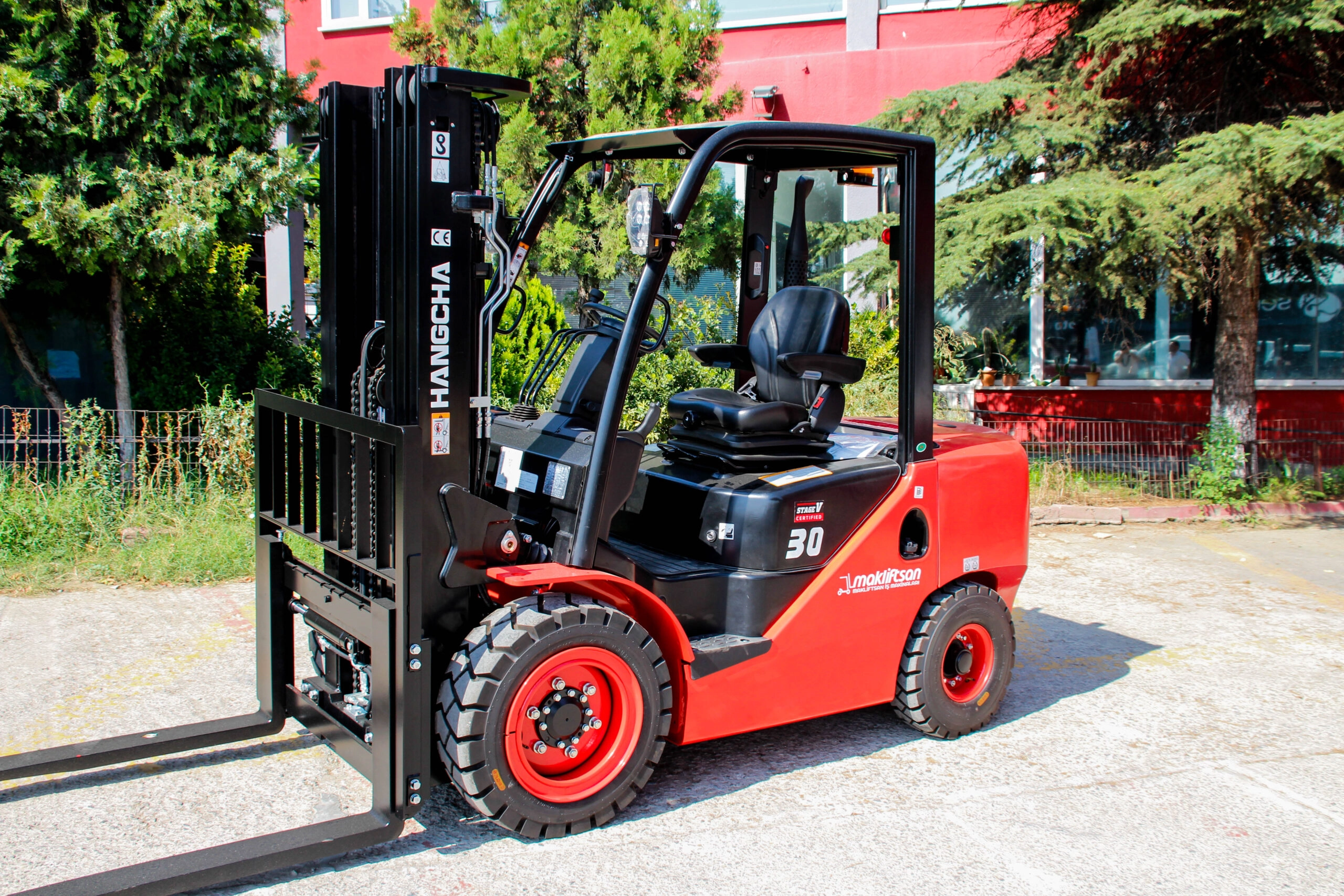 You are currently viewing Dizel Forkliftlerde Euro 5 Motor Teknolojisi